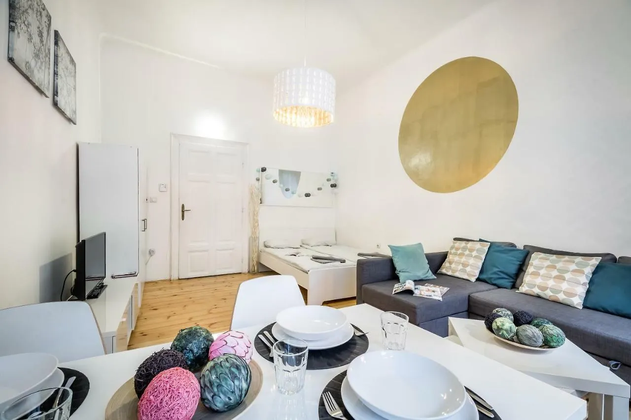 Bpr Bright Sapphire Apartment Budapest
